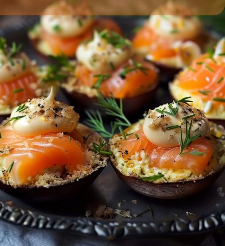 Uova ripiene di salmone affumicato perfette per le feste