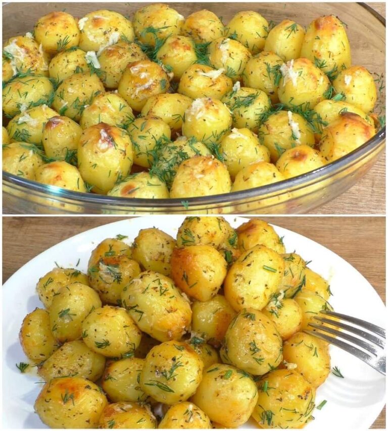Basta leccarsi le dita. Non ho mai assaggiato qualcosa di così gustoso come queste patate al forno.