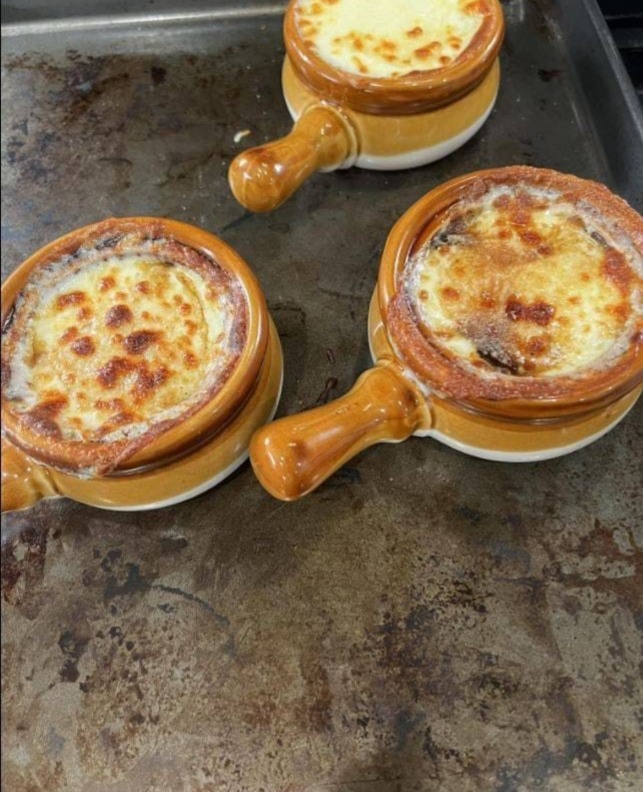 Zuppa di cipolle francese