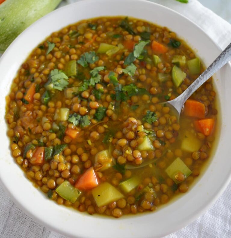 È questa la zuppa di lenticchie più buona: la ricetta che mantiene sapore e proprietà