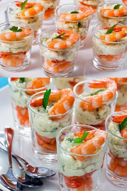 Verrine di gamberi, salmone e formaggio fresco