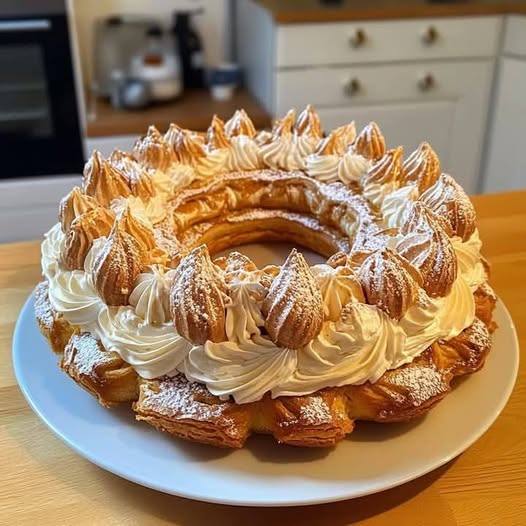 Corona croccante con crema pralinata: omaggio gourmet al Tour de France