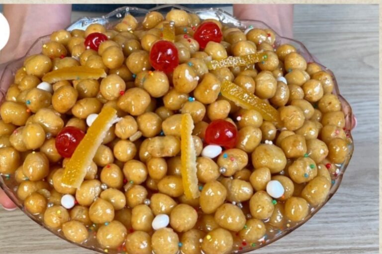 Struffoli: la ricetta originale napoletana del dolce tipico natalizio