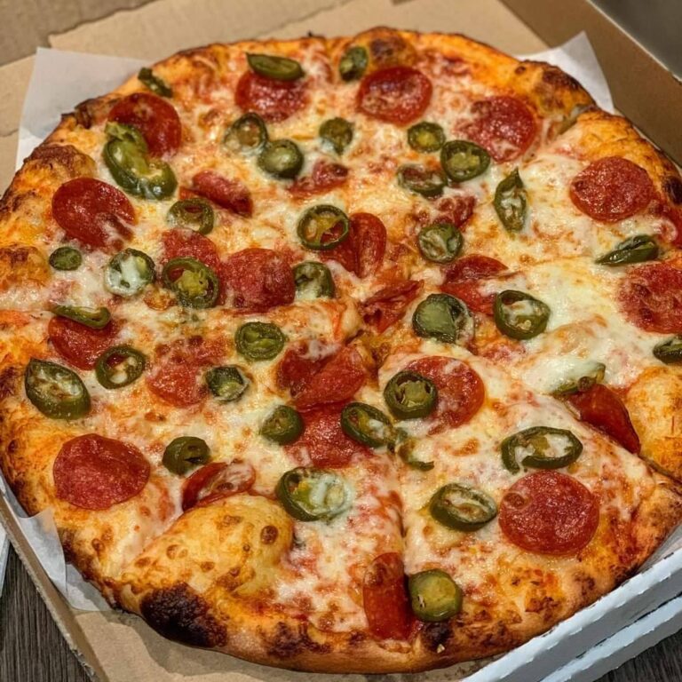Come Preparare la Pizza con Salsiccia Jalapeño Piccante