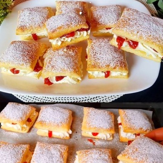 PEZZI DI PASTA SFOGLIA RIPIENI: IL DESSERT FACILE E IRRESISTIBILE