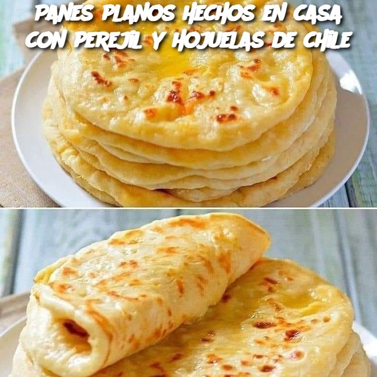 Panes planos hechos en casa con perejil y hojuelas de chile