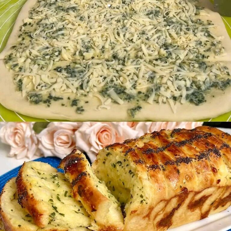 Panini ripieni di aglio, mozzarella e semi di papavero