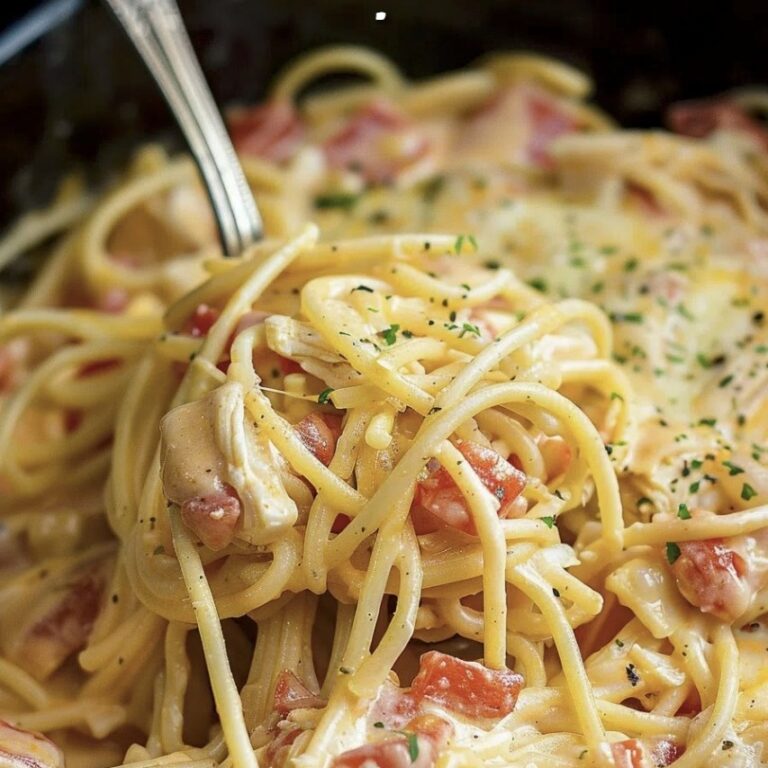 Spaghetti cremosi al pollo in pentola a cottura lenta