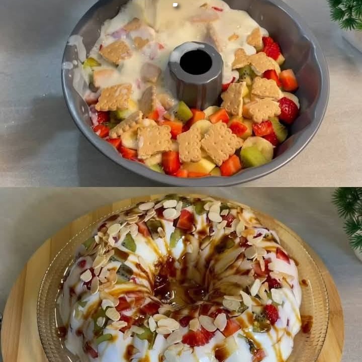 Ingredienti:  Per il caramello:  1 tazza di zucchero 1/4 di tazza d’acqua Per il budino:  500 ml di latte 4 cucchiai di zucchero 3 cucchiai di amido di mais 1 cucchiaino di estratto di vaniglia 1/2 tazza di frutta fresca (mango, fragole, kiwi, uva, ecc.) o frutta sciroppata, a dadini Guarnizione facoltativa: