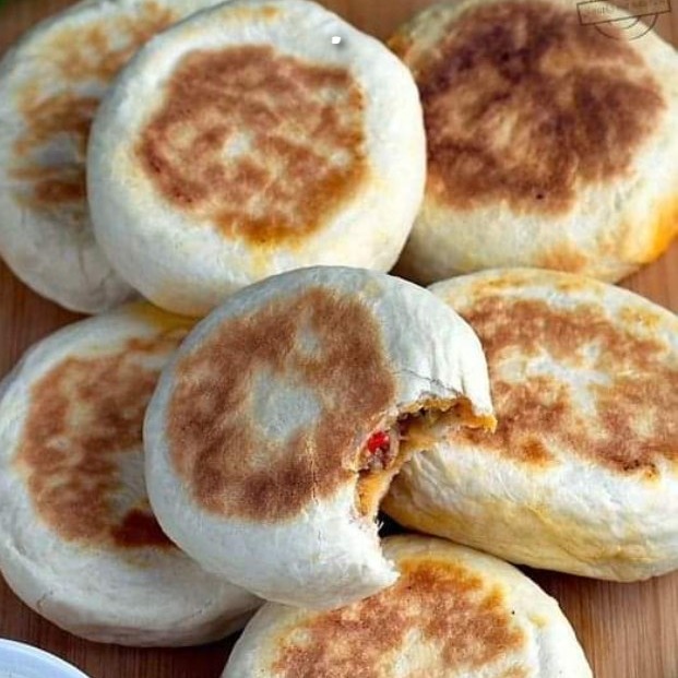 Ecco la ricetta dei Panini Marocchini in Padella, un’ottima proposta per la cena e un piatto perfetto da portare al lavoro. Sono ricchi di sapore e possono essere personalizzati secondo i propri gusti!