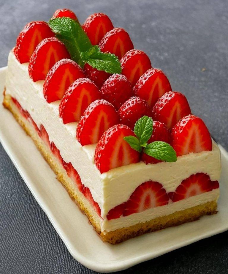 Terrina di savoiardi alle fragole: un dessert fresco e senza cottura