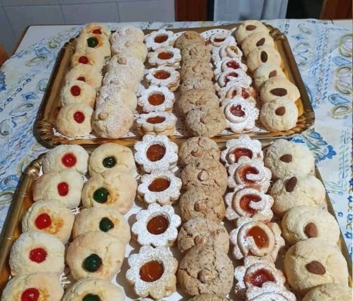 Biscotti di frolla alla cannella, Finte paste di mandorle, Dolcetti morbidi alle nocciole
