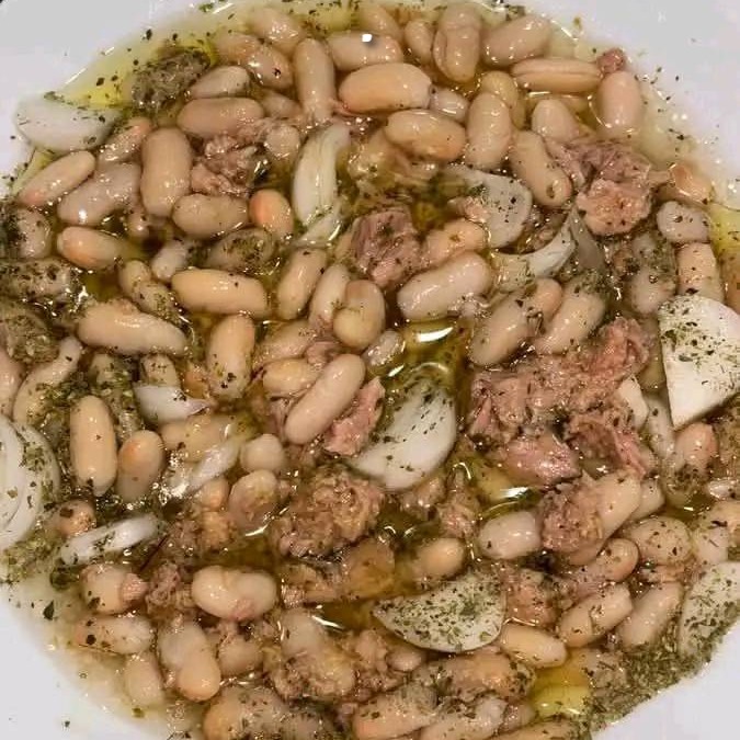 Fagioli con Tonno e Cipolla