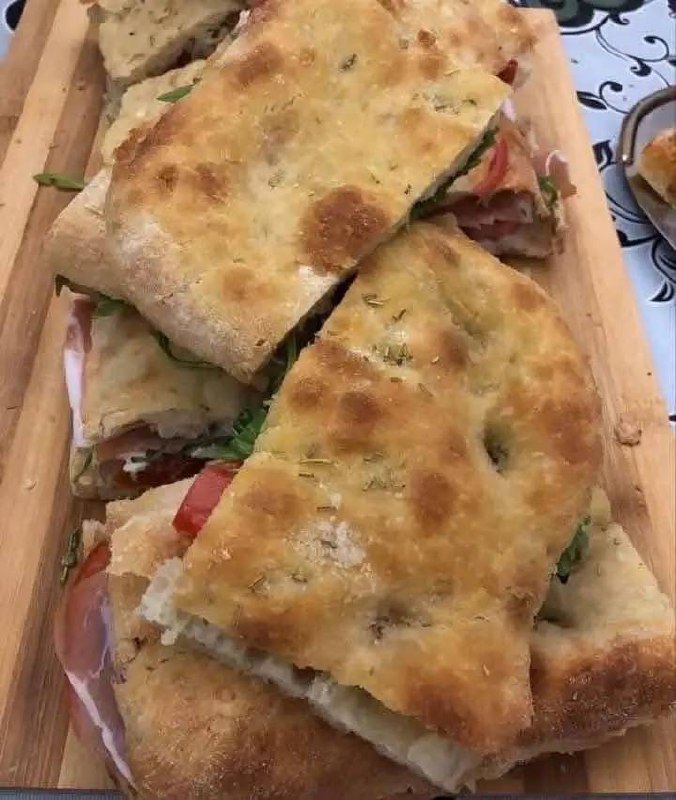Focaccia farcita