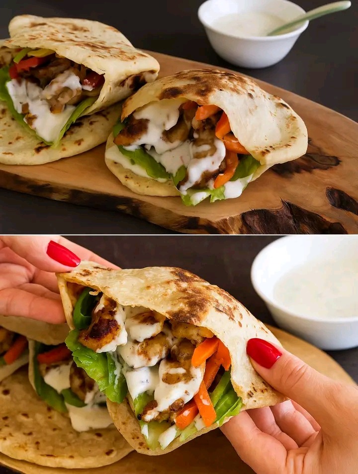 Pane palloncino con pollo verdure e salsa allo yogurt