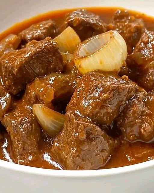 Tenerissima carne di manzo che si scioglie in bocca con verdure arrosto