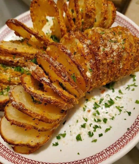 Fette di patate al forno